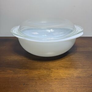 Vintage Pyrex Opal White #023 1 1/2 Quart Casserole Dish with Lid